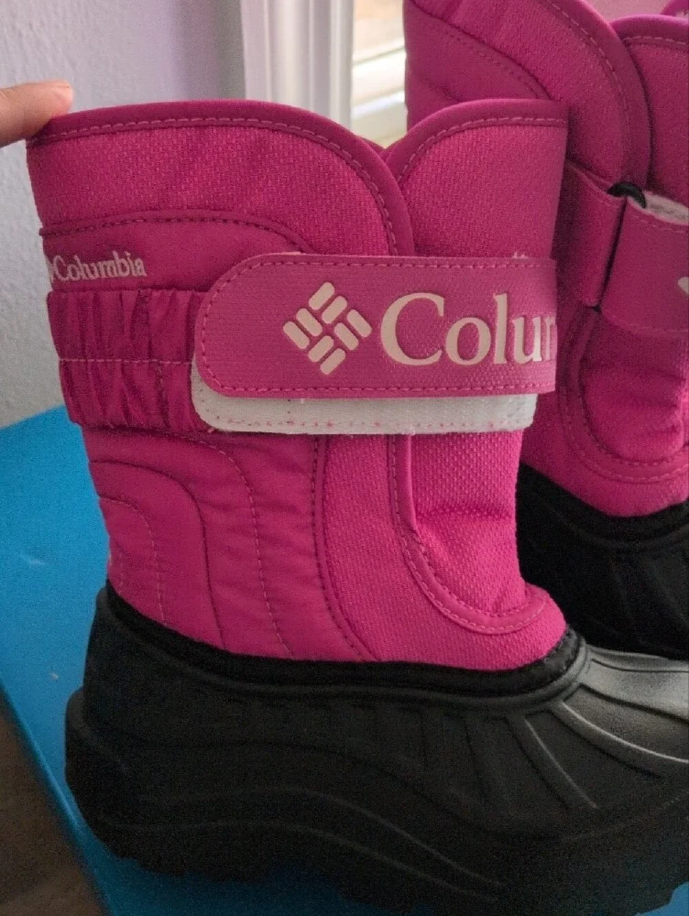 NWT Columbia Kids Hot Pink and Black Insulated Snow Boots